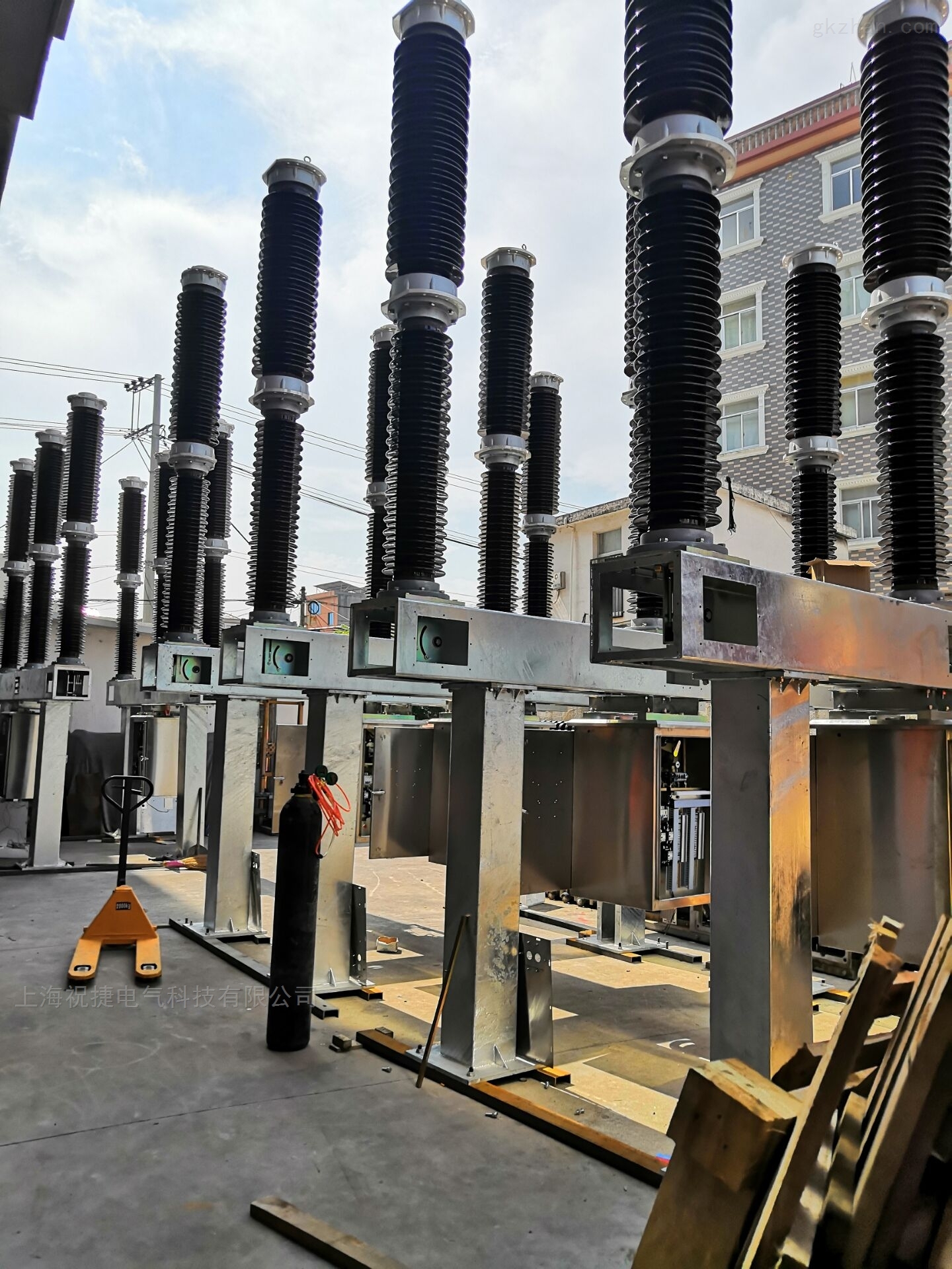 户外110kv瓷柱式sf6断路器lw36-110/1000